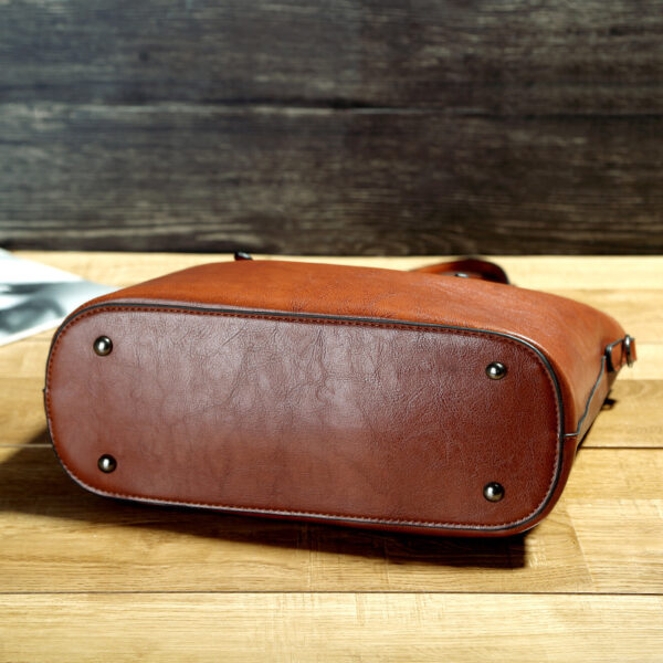 iKid Simple Oil Wax Leather Messenger Shoulder Bags Women'S High Capacity Portable Tote Bag - Image 4